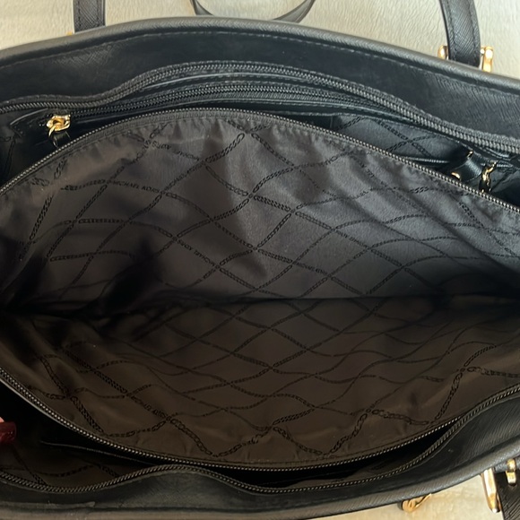 Michael Kors Black Large Travel Tote Bag - Picture 8 of 12